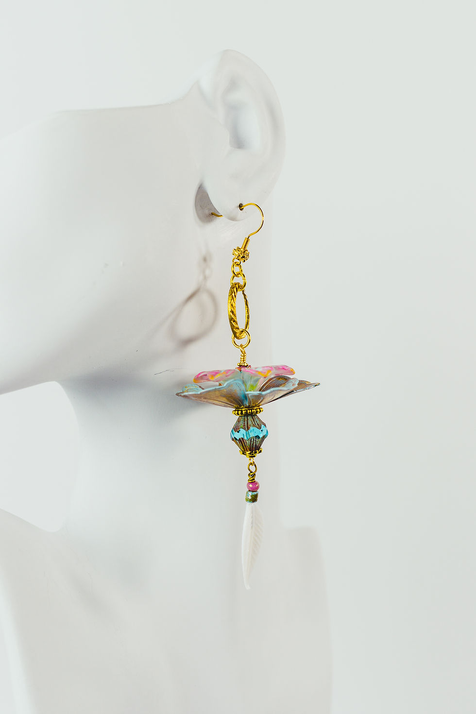 Thumbnail: Sweet-Hydrangea_Handmade_Earrings_Flowers_Leaves_Pink_Blue_Green_White_Gold