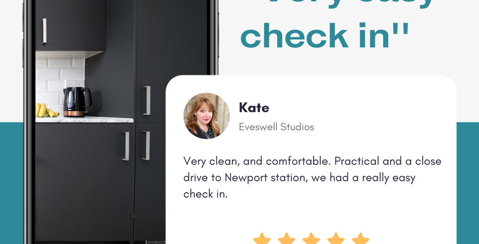 Screenshot of a review highlighting the seamless and hassle-free check-in process provided by AirFreedom