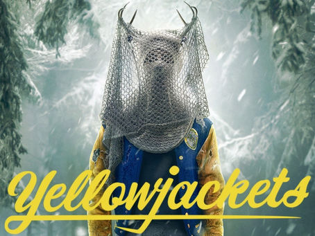 YELLOWJACKETS: EM AÇÃO INÉDITA COM CHUVA DE SANGUE, PARAMOUNT+ RECRIA CLIMA MACABRO DA SÉRIE