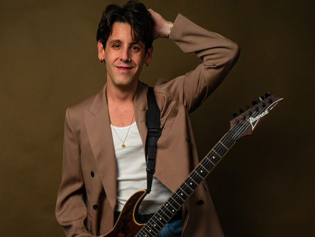 Julio Mendoza leva sua expertise à plataforma de ensino de guitarra Pickup Music