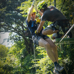 Canopy Zip Line Tour in Manuel Antonio 