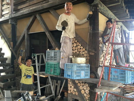 廃材セルフビルドの家の外断熱工法