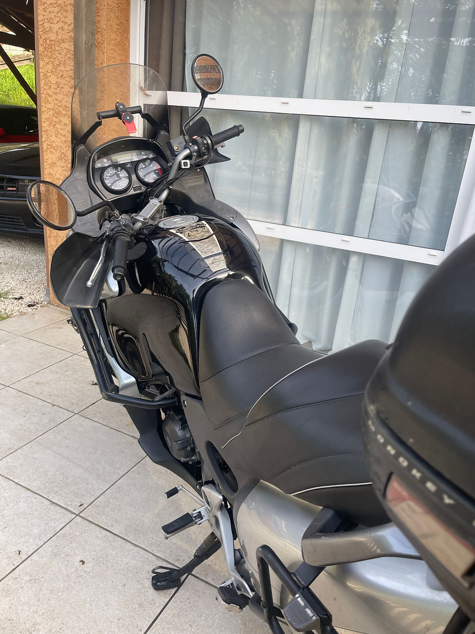 Miniature : HONDA VARADERO XL 1000 cm3 Millesime 2003. 