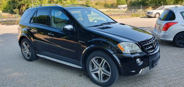 Miniature : MERCEDES-BENZ ML 63 AMG 6.2L V8 510 CV