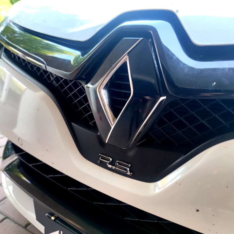 RENAULT CLIO MK4 - FRONT EMBLEM