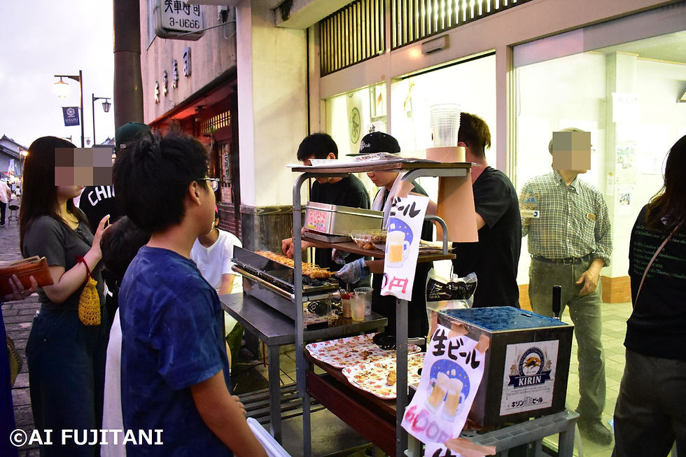 八町大路の土曜夜市2026。焼き鳥と生ビール