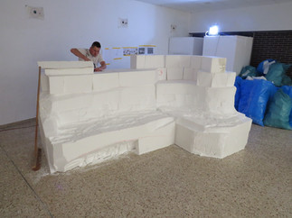 Robert Kaller | Sitzskulpturengruppe Bergstadt Gymnasium