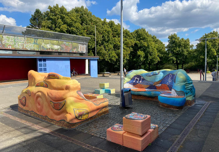 Kallerkunst_Bergstadt Gymnasium-Mosaiksitzgruppe-41.JPG