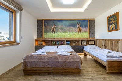 One bed in Roe Room