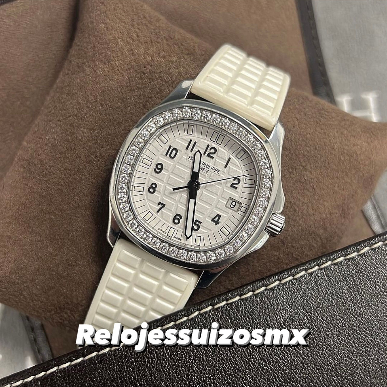 Patek Philippe Aquanaut White Dial 18k White Gold 35mm 