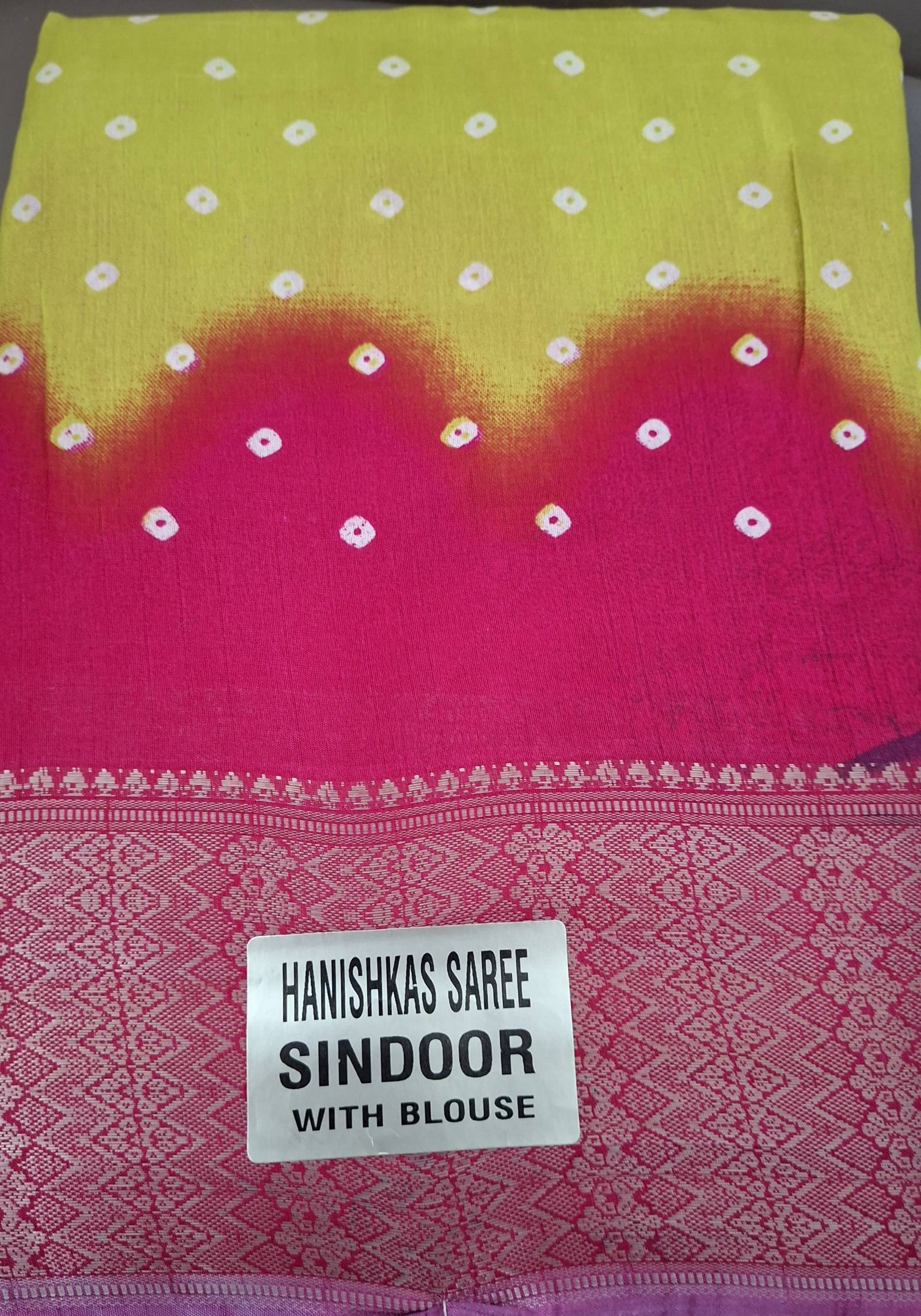 ஹனிஷ்காஸ் சிந்தூர் பந்தேஜ் புடவை (Hanishkas Sindoor Saree)