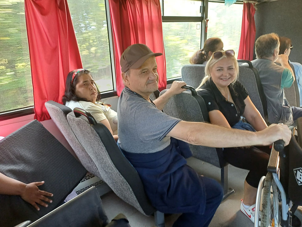 Návšteva mesta plná tradícií a radosti: Výstava bábik v krojoch