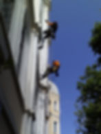 Instalação de iluminação natalina