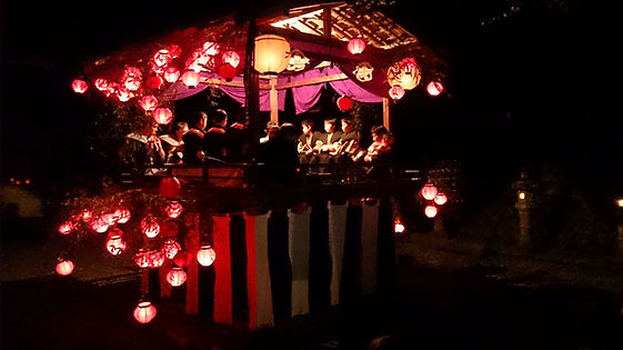 三輪神社大祭稚児舞.jpg