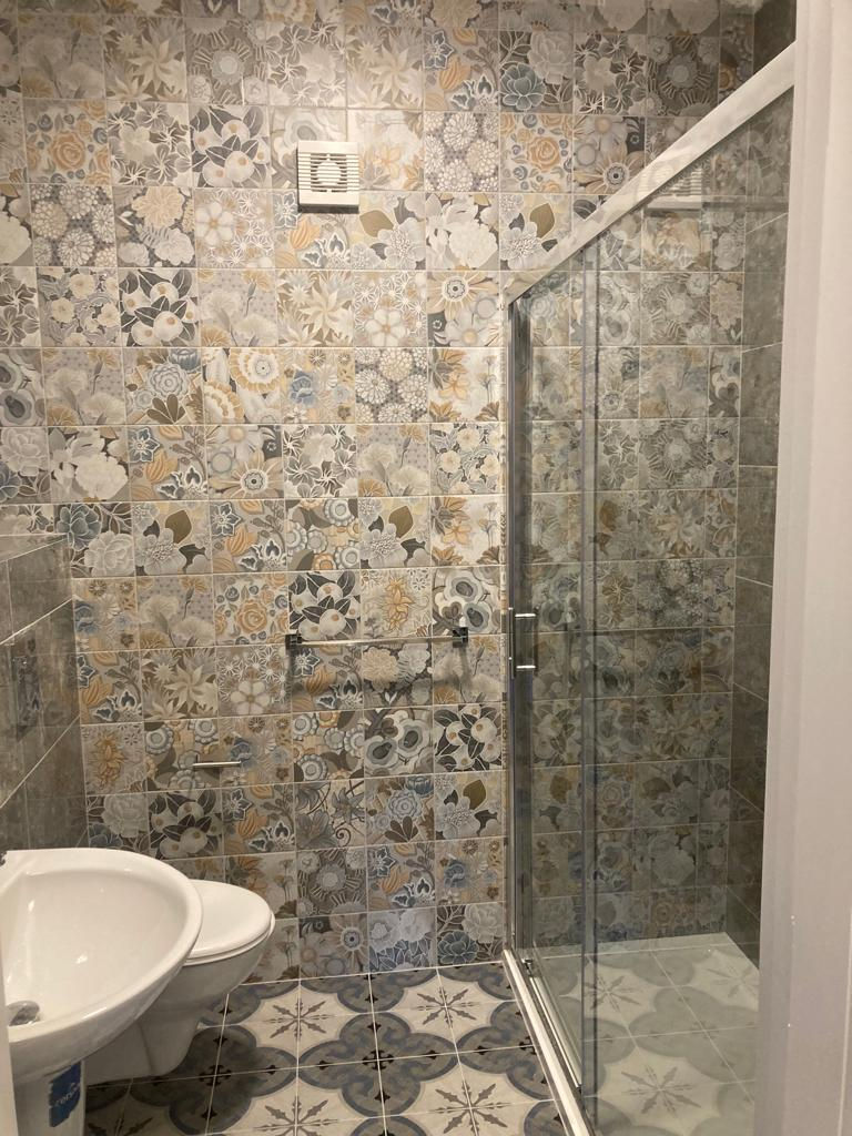 Private bathroom in Dublin accommodation for contractors