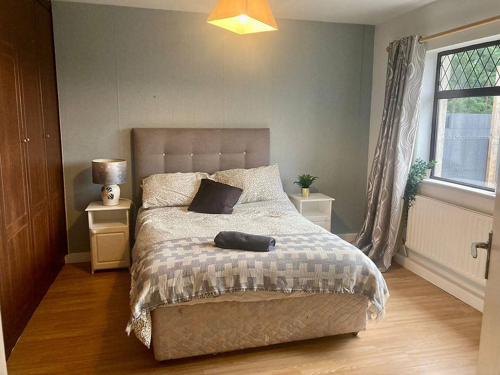 Clean and quiet bedroom for tradespeople in Dublin