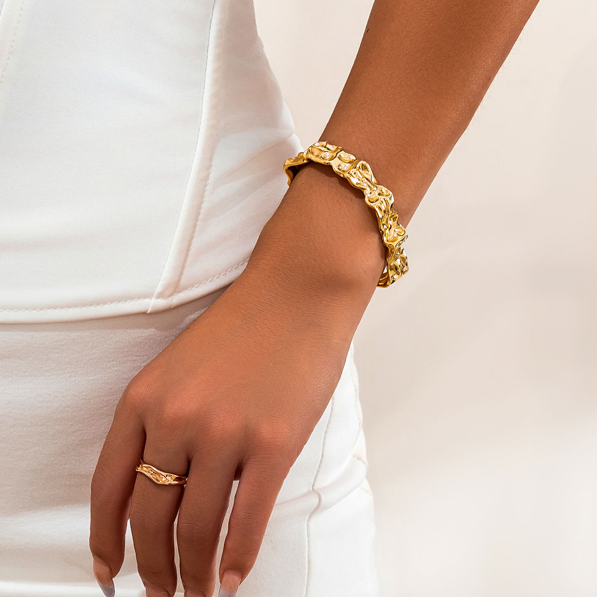 Design inspired liquid irregular lava bracelet, fashionable and niche texture.