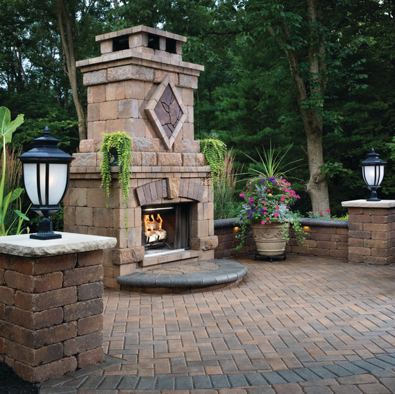 8-Belgard-Kirkwood Material -NFD_EAST_AUG2019_Holland_BristolFireplace_002.png