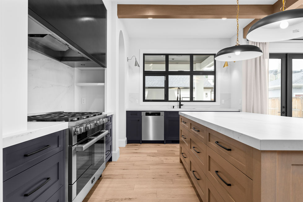 1927 47 Ave SW - CaydencePhotography-5.jpg