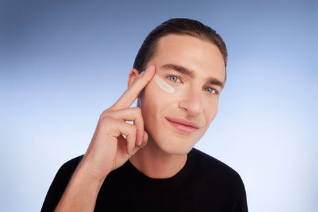 Shooting campagne de la nouvelle crème yeux génifique pour la marque Lancôme.

Modèle : Yulef Bopp
MUA : Kristen DC Makeup
Photographe : Lilie Peschard
Retoucheuses : Agathe Bouteiller, Ophélie Houssat-Salle et Celine Oriard
Cheffe de projet : Stéphanie Raby 
Studio : Sublimeight

Beauté, beaute, beauty, portrait, retouche, lancome