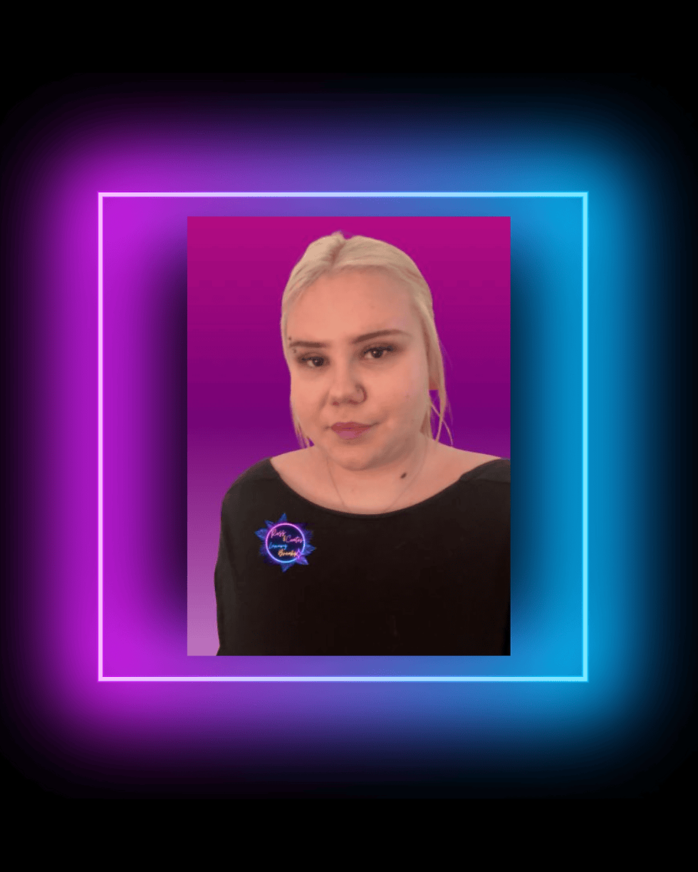 Lily - Holiday Sales Rep.png