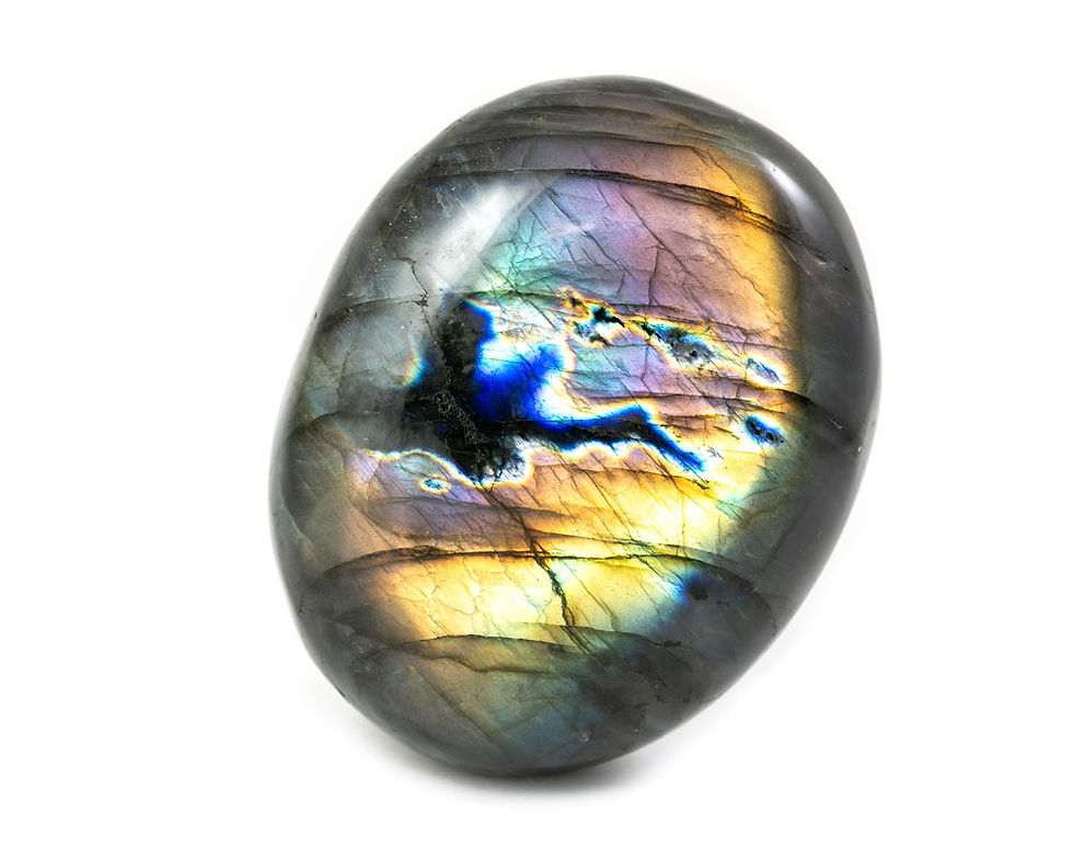Labradorite : la pierre de protection qui absorbe les énergies négatives