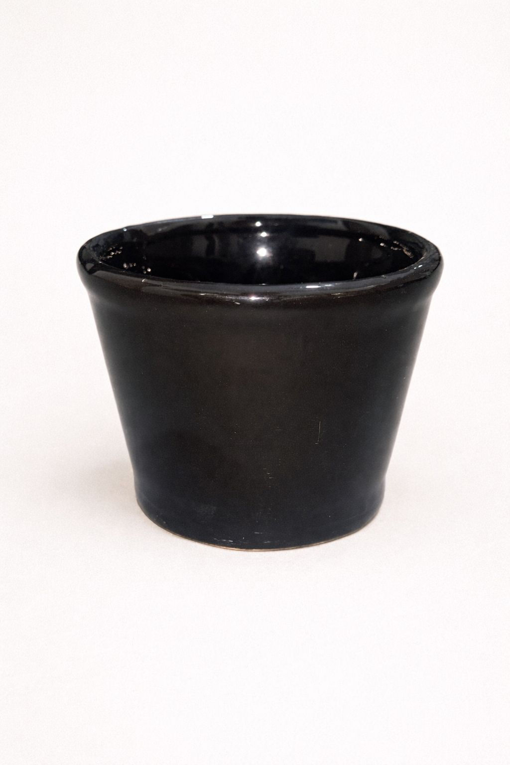 Cachepô de cerâmica preto