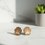 Miniature : Boucles d’oreilles puces en bois – Empreinte de patte