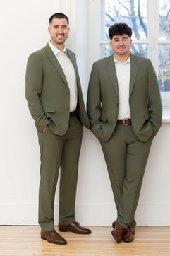 Portrait d’affaires en duo réalisé en studio à Québec