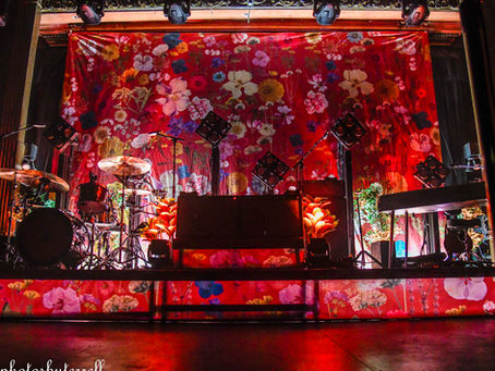 Larkin Poe return to Denver’s Ogden Theatre with their BLOOM US Tour 2025 April 11, 2025