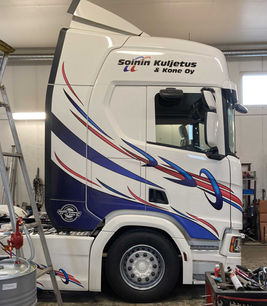 Autoteippaus,Mainosvarikko,teippaus,Seinäjoki,tarra,teippi,hieno,pohjanmaan,paku,paketti-a