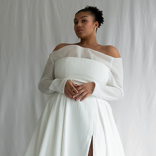 The Law - zeitloses Brautkleid klare Schnitte bei anwe bridal Deutschland