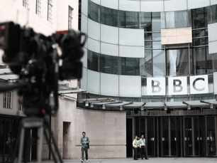 Las acusaciones contra un presentador por comprar fotos sexuales a un menor sacuden a la BBC