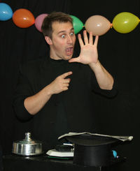 Balloon artist and magic for garden parties, home parties, pyjama parties and a birthday partys at home