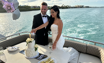 Bride n Groom cut cake.HEIC