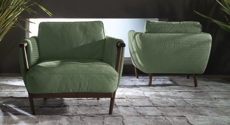 Fotelja spreda i pozadi u zelenoj boji od kože. Ulivi Salotti