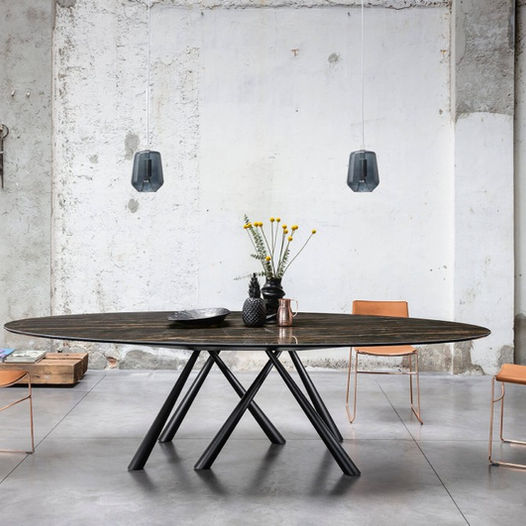 Sto od keramike i metala za moderne enterijere - Midj