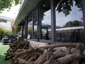 חוץ (3) - אסדו בר - אלונים