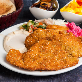 שניצל בצלחת