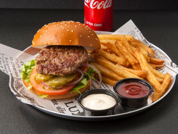 ארוחת בורגר קלאסי 120 - TSB BURGER חדרה