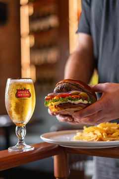 אוירה פטריקס (4).jpg