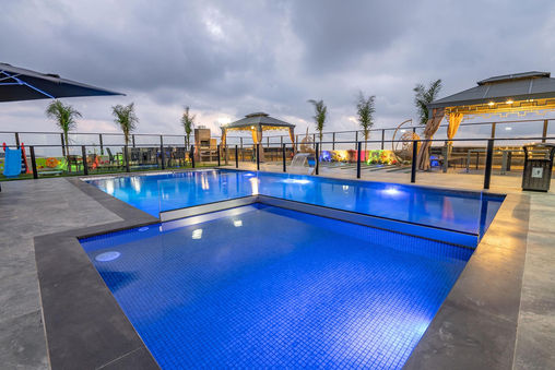 נוף מטבח ובריכה (22).jpg