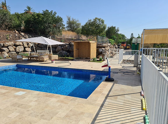 בריכת שחיה תבניות פלסטיק מושב רמות - תכנון וביצוע (69).jpeg