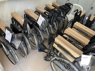 Cadeiras de rodas e cadeiras de banho