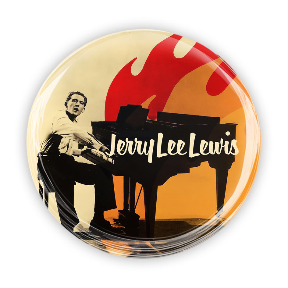 Botton Jerry Lee Lewis tocando piano com chamas ao fundo