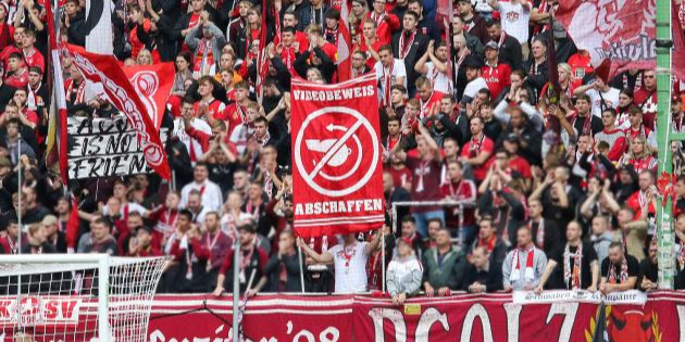 Foto: Der Betze brennt