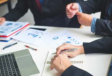 Comment organiser sa participation à un salon de manière écoresponsable ? Découvrez des stratégies concrètes pour une organisation salon écoresponsable, minimiser votre empreinte écologique et renforcer votre image de marque.