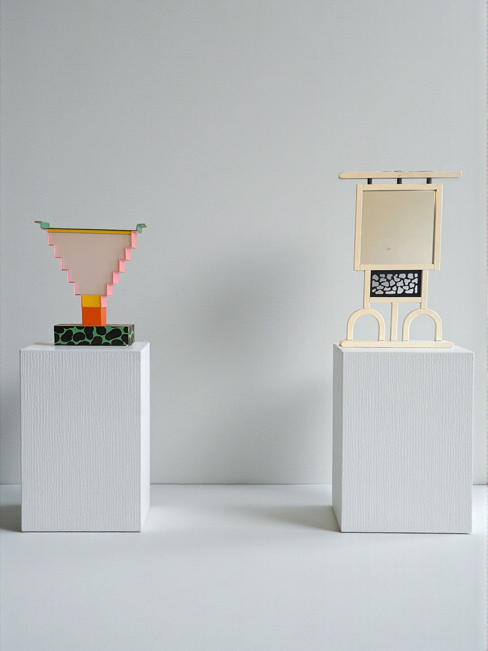 Miniature : Miroir mural — George Sowden — Memphis Milano / La Donna, 1986