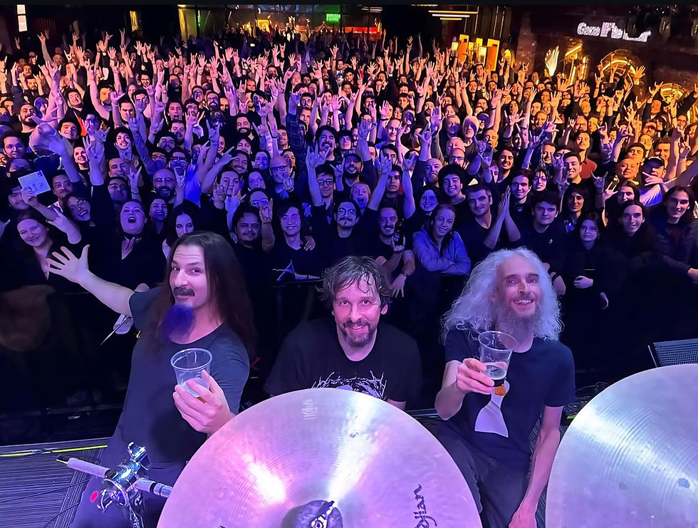 The Aristocrats ve Oyuncak Hayvanlarla Dolu Bir Akşam!