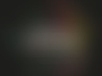 Collage de tendencias de diseño gráfico en 2025 incluyendo tipografía cinética, texturas caribeñas, colores vibrantes y elementos 3D aplicados a marcas puertorriqueñas